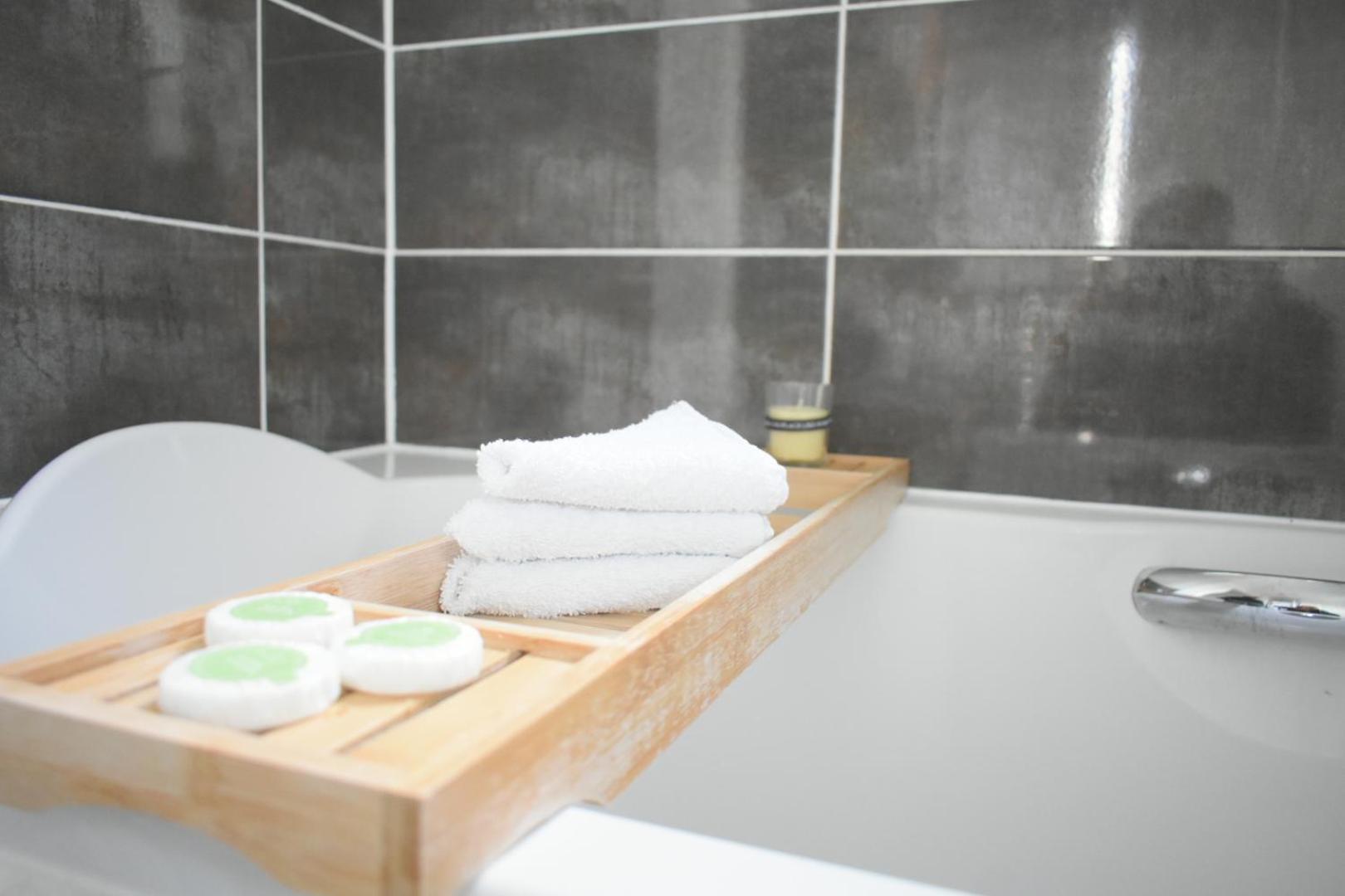 Luxury 2 Bedroom Northampton Townhouse With Balcony Екстер'єр фото